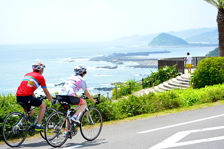 クロスバイクでサイクリング