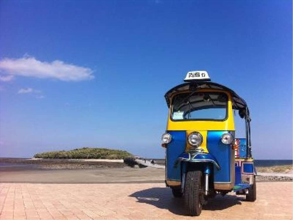 トゥクトゥクに乗って観光